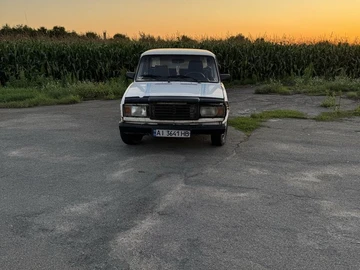 Авто ВАЗ 2107 1988 № 7948403