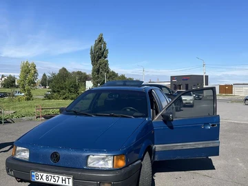 Авто Volkswagen Passat Sedan 1989 № 7949968
