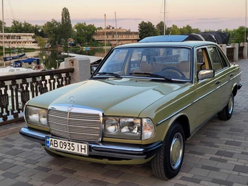 Авто Mercedes 230 1983 № 7950078