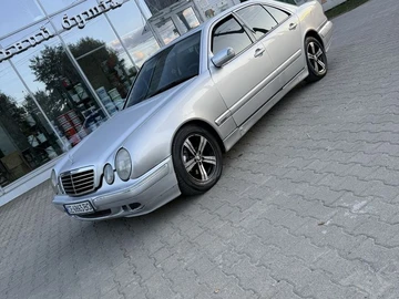 Авто Mercedes E Серия 2000 № 7951366