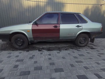 Авто ВАЗ 21099 1992 № 7953603
