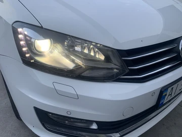 Авто Volkswagen Polo 2017 № 7953716