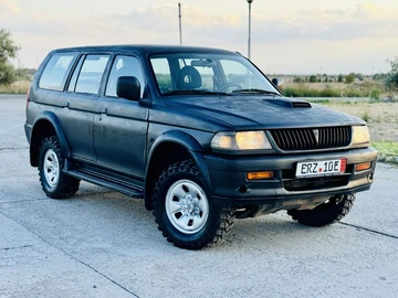 Авто Mitsubishi Pajero 2001 № 7953930