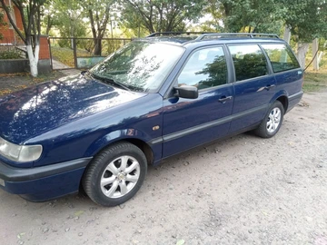 Авто Volkswagen Passat Variant 1995 № 7954305