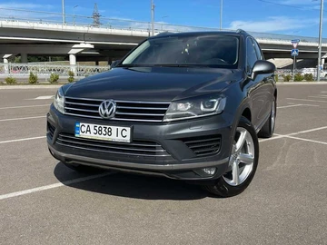 Авто Volkswagen Touareg 2015 № 7954909