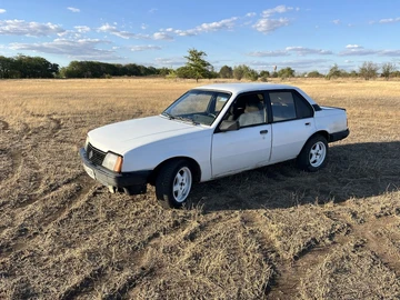 Авто Opel Ascona 1986 № 7955383