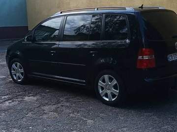 Авто Volkswagen Touran 2006 № 7955692