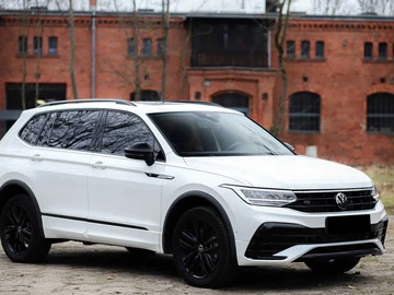 Авто Volkswagen Tiguan 2022 № 7955735