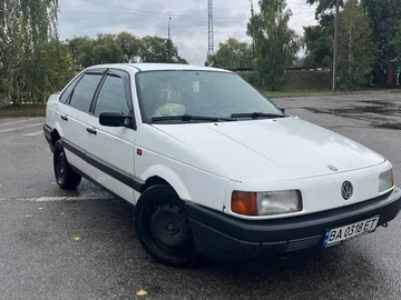 Авто Volkswagen Passat Sedan 1989 № 7956209