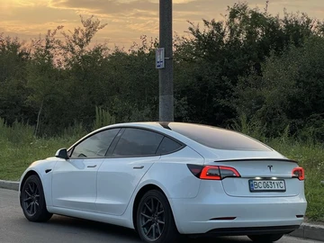Авто Tesla Model 3 2018 № 7956214