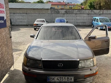Авто Lexus Ls Серія 1992 № 7956776