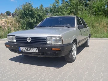 Авто Volkswagen Passat Sedan 1985 № 7957099