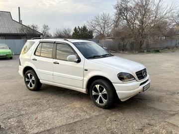 Авто Mercedes Ml Серия 2000 № 7957107