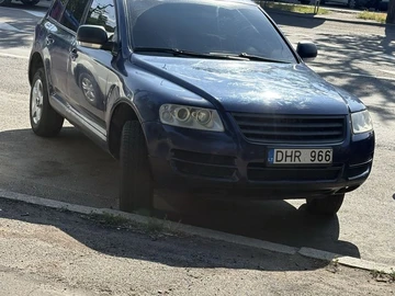 Авто Volkswagen Touareg 2004 № 7957828