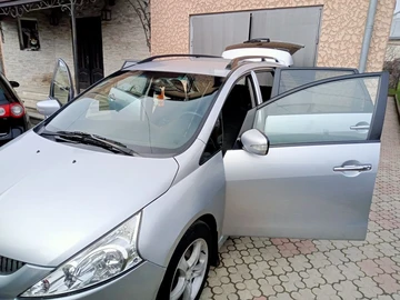Авто Mitsubishi Grandis 2007 № 7958185