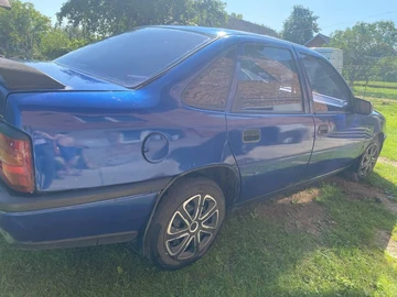 Авто Opel Vectra 1990 № 7958317