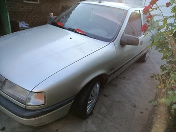 Авто Opel Vectra 1989 № 7958704