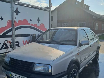 Авто Volkswagen Vento 1993 № 7959130