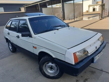Авто ВАЗ 2109 1992 № 7959870