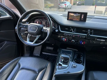 Авто Audi Q7 2017 № 7960175