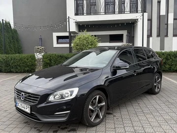 Авто Volvo V60 2015 № 7960187
