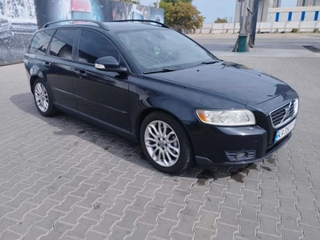 Авто Volvo V50 2010 № 7960202
