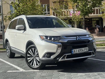 Авто Mitsubishi Outlander 2018 № 7960327