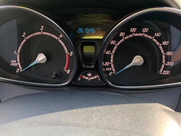 Авто Ford Fiesta 2015 № 7960942