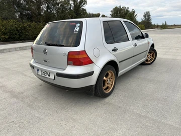 Авто Volkswagen Golf 2001 № 7961652