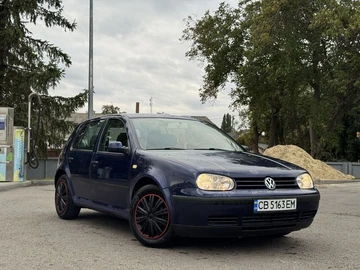 Авто Volkswagen Golf 2000 № 7961710