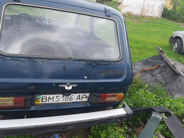 Авто ВАЗ 2121 1998 № 7961921