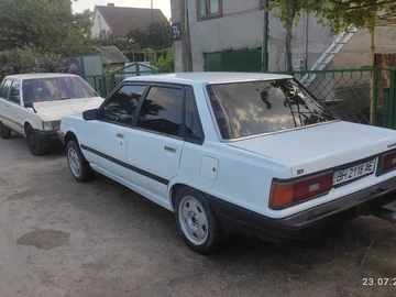 Авто Toyota Camry 1983 № 7962014