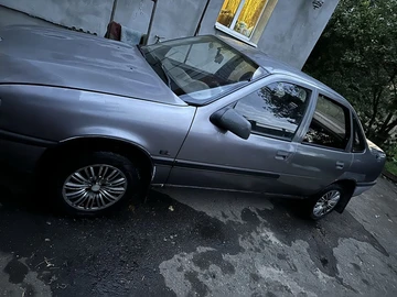 Авто Opel Vectra 1989 № 7962073