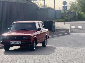 Авто ВАЗ 2105 1992 № 7962347