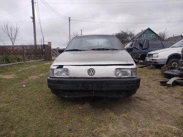 Авто Volkswagen Passat Sedan 1990 № 7962527