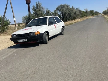 Авто Nissan Sunny 1988 № 7962955