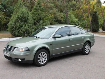 Авто Volkswagen Passat Sedan 2002 № 7963016