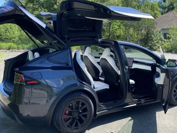 Авто Tesla Model X 2024 № 7963359