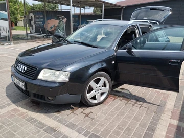 Авто Audi Quattro 2004 № 7963458