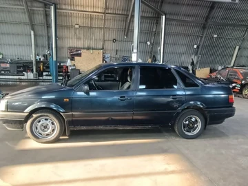 Авто Volkswagen Passat Sedan 1990 № 7963953