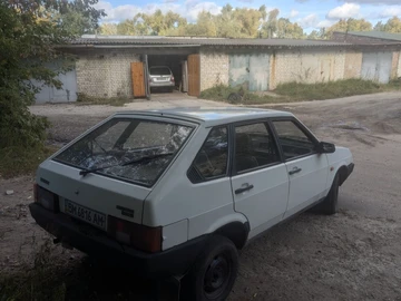 Авто ВАЗ 2109 1992 № 7964056