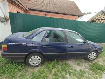 Авто Volkswagen Passat Sedan 1993 № 7964070
