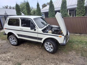 Авто ВАЗ 2121 1993 № 7964448