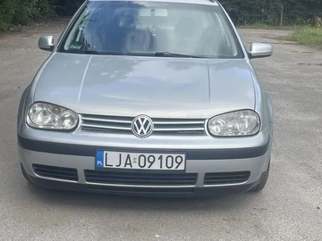 Авто Volkswagen Golf 2000 № 7964539