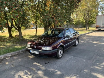Авто Volkswagen Passat Sedan 1993 № 7964542