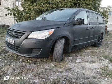 Авто Volkswagen Routan 2009 № 7964596
