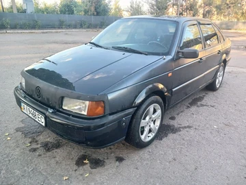 Авто Volkswagen Passat Sedan 1988 № 7964620