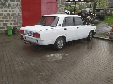 Авто ВАЗ 2105 1996 № 7964739
