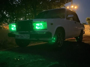 Авто ВАЗ 2107 1989 № 7965359