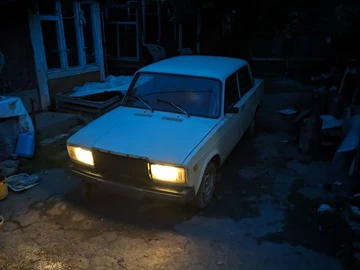 Авто ВАЗ 2107 1989 № 7965460